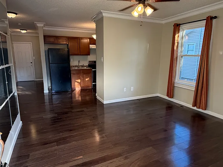 308 E Quincy Ave — Photo 2