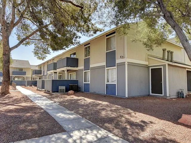 Paradise Square | Apartments For Rent in Las Vegas