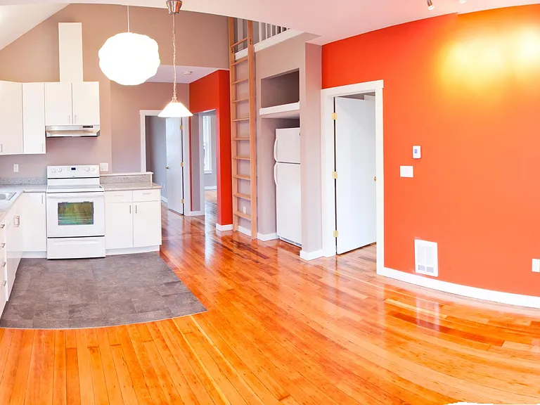 311 19th Ave E #3 — Photo 1