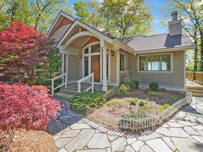 2332 Twin Eagles Dr, Traverse City, MI, 49686