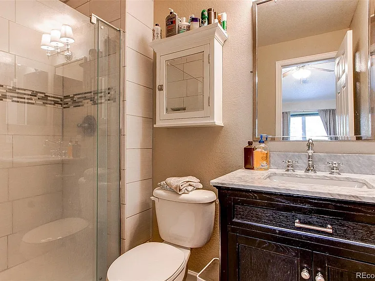 23527 Broadmoor Dr — Photo 20