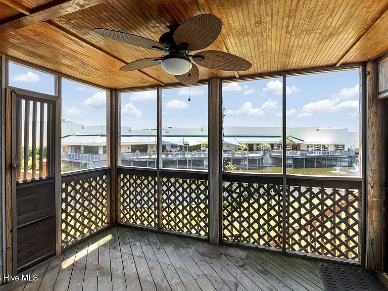 8711 Plantation Dr #302 — Photo 26