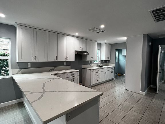 4th image of 3514 S Gramercy Pl #3514