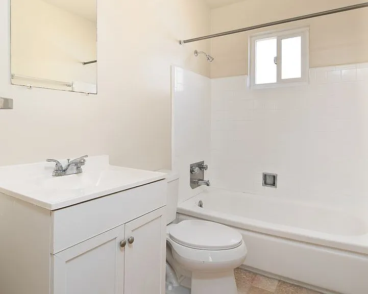 Parklane — Photo 15