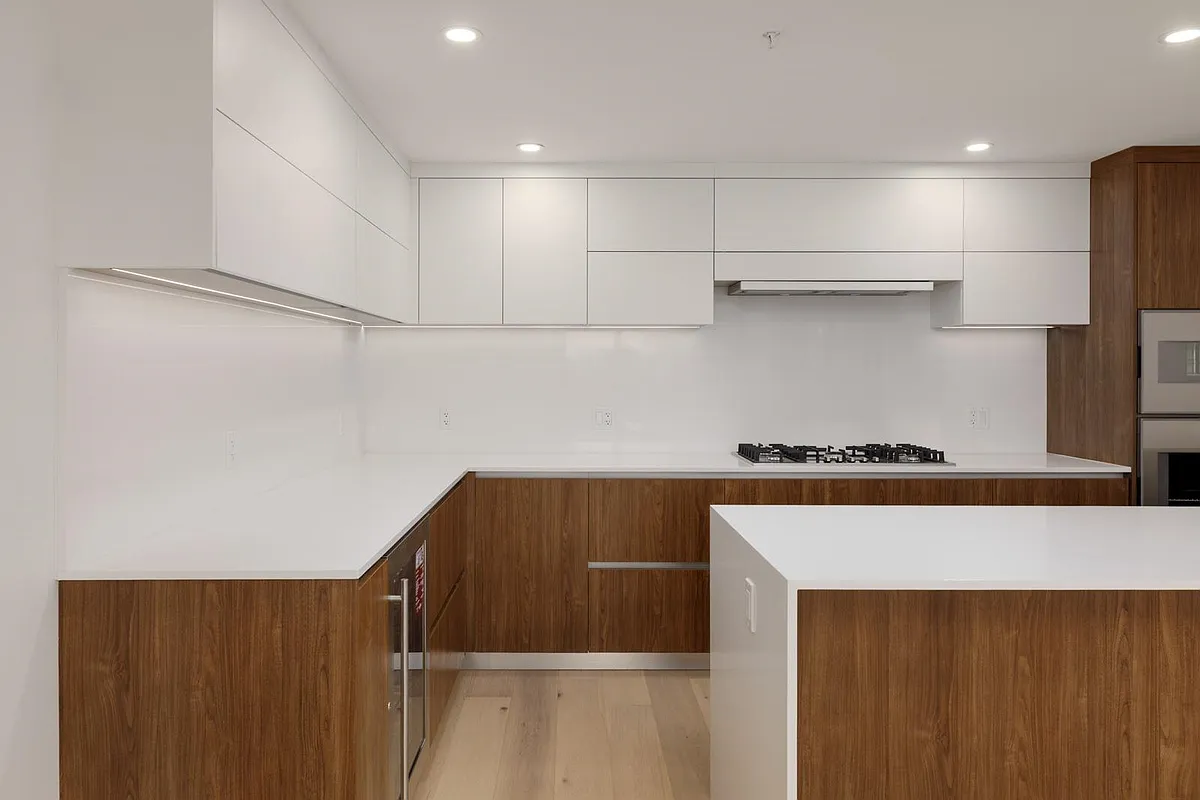 Building Photo - 2105 W 46th Ave #303
