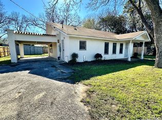 333 David St, Seguin, TX 78155