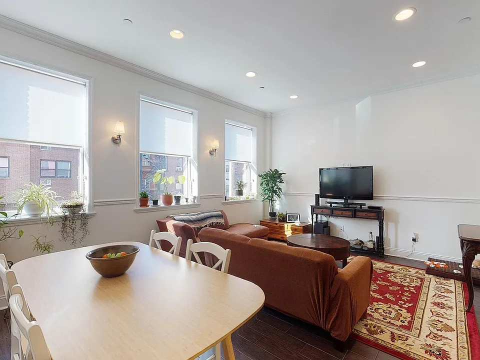 149 Sackett St #1