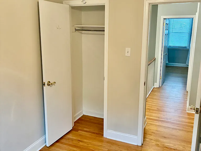3451 Ainslie St — Photo 11