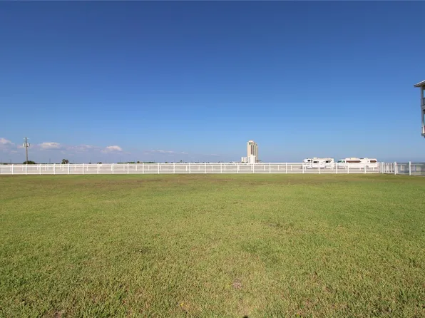 54 Grand Beach Blvd, Galveston, TX 77550