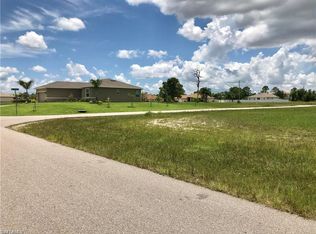 926 NE 32nd Ter, Cape Coral, FL 33909