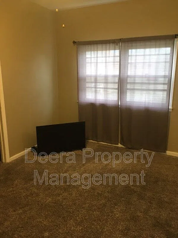 1 bed, 1.0 bath, $800 — Photo 4