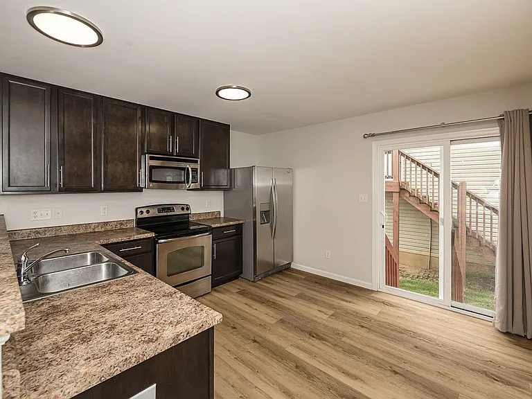 114 Willott Square Dr — Photo 8