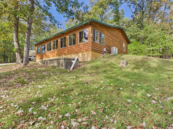 1141 Riverside Dr, Flippin, AR 72634