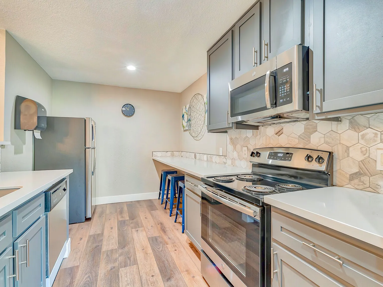 Park Vista Apartments — Photo 1
