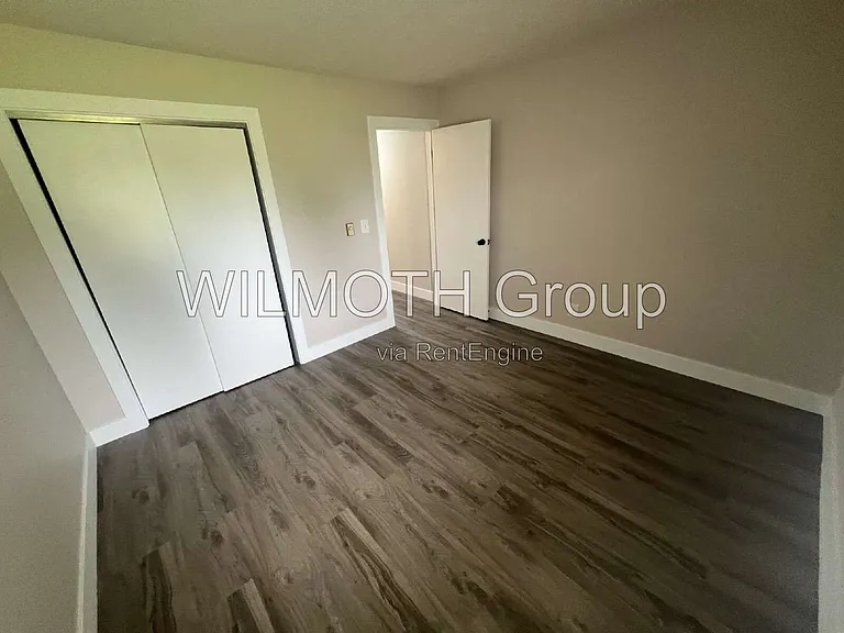 939 W McKay Rd — Photo 8