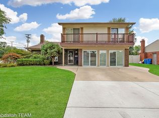 25815 Lila Ln, Dearborn Heights, MI 48127