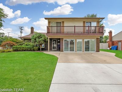 25815 Lila Ln, Dearborn Heights, MI, 48127