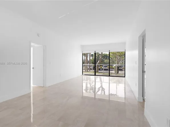 3731 N Country Club Dr APT 124, Aventura, FL 33180