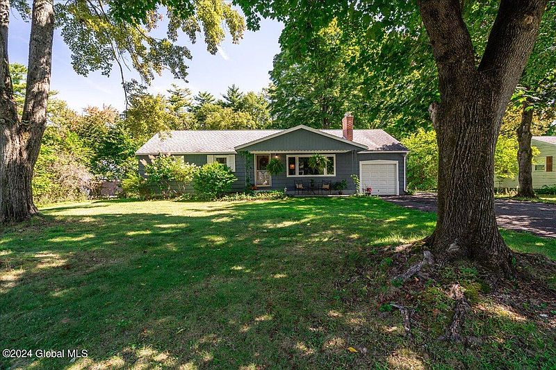 2nd image of 12 Forest Road