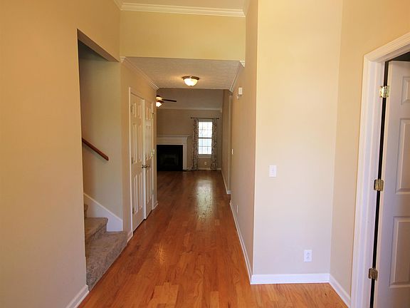 3rd image of 626 Winthrop Ave
