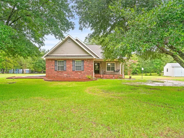 23 N Speed Ln, Poplarville, MS 39470