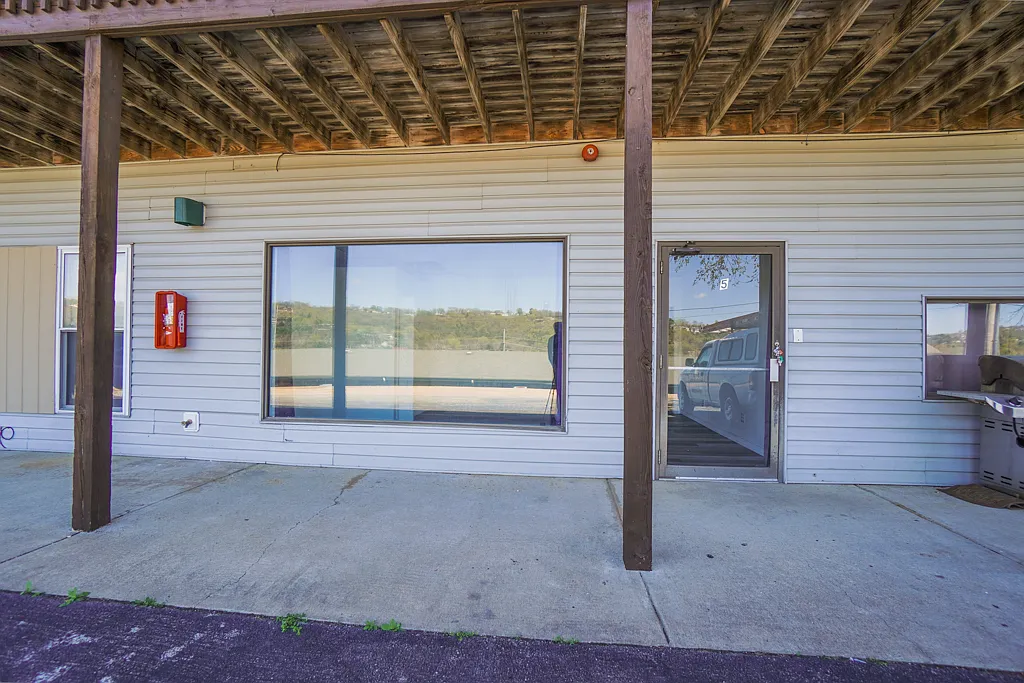 2 bed, 900 sqft, $995 — Photo 2