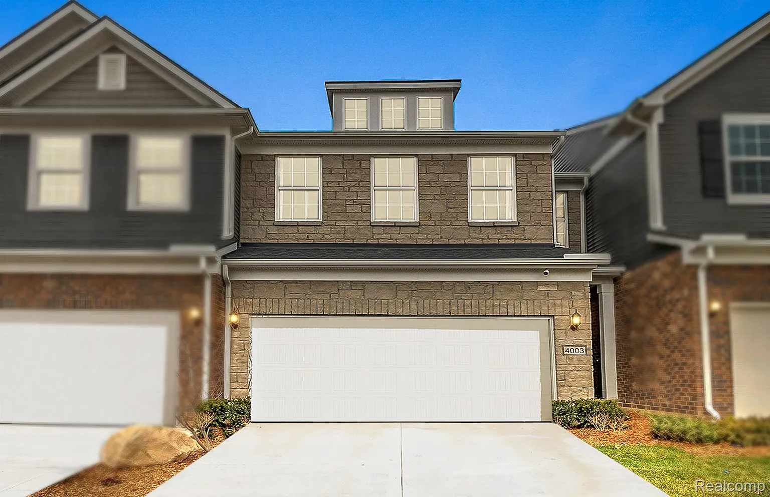 4086 Nottingham Cir photo 1