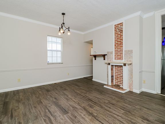 2nd image of 803 Erskine Ave