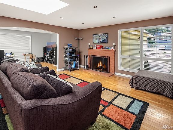 3rd image of 6714 144th Ave NE