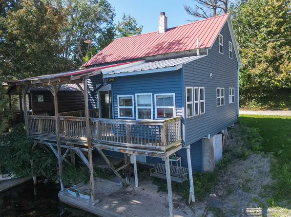 438 N Shore Rd, Hammond, NY 13646