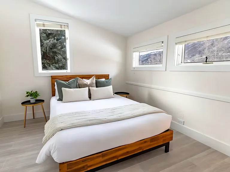 900 E Hopkins Ave #16 — Photo 5