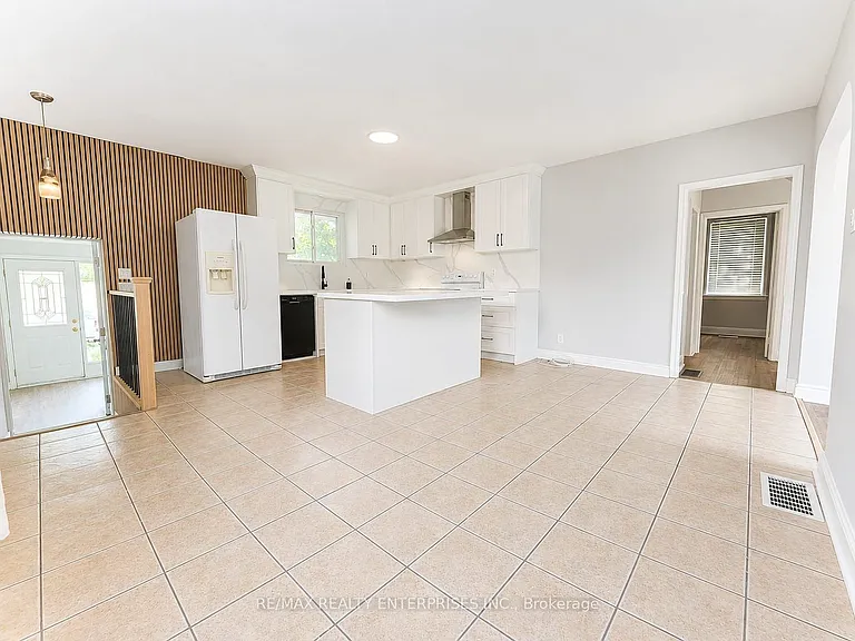 557 Stirling Ave S #MAIN — Photo 8