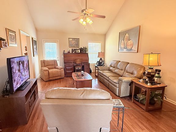 4th image of 109 Beaver Creek Dr