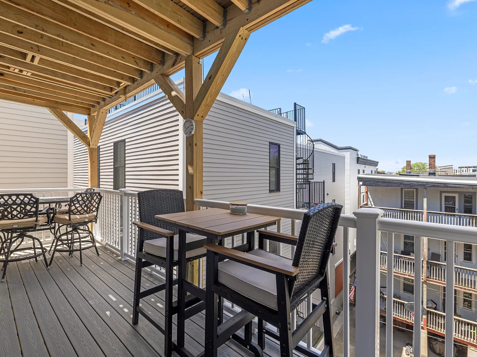 2 bed, 921 sqft, $3,900 — Photo 3