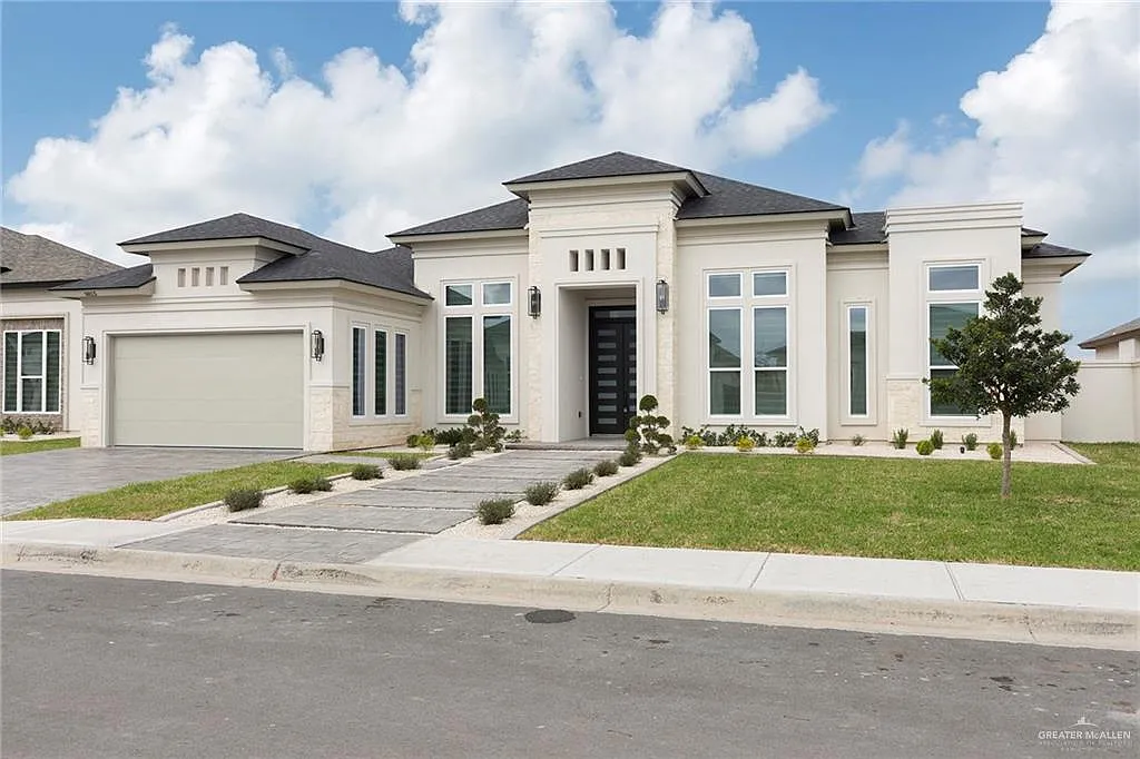 4 bed, 3.5 bath, 2300 sqft, $3,700 — Photo 2