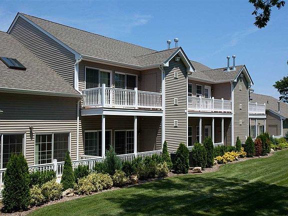 2nd image of 19 Fairfield Ln #59