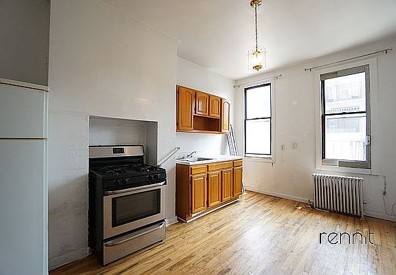 4th image of 114 Walton St APT 12A