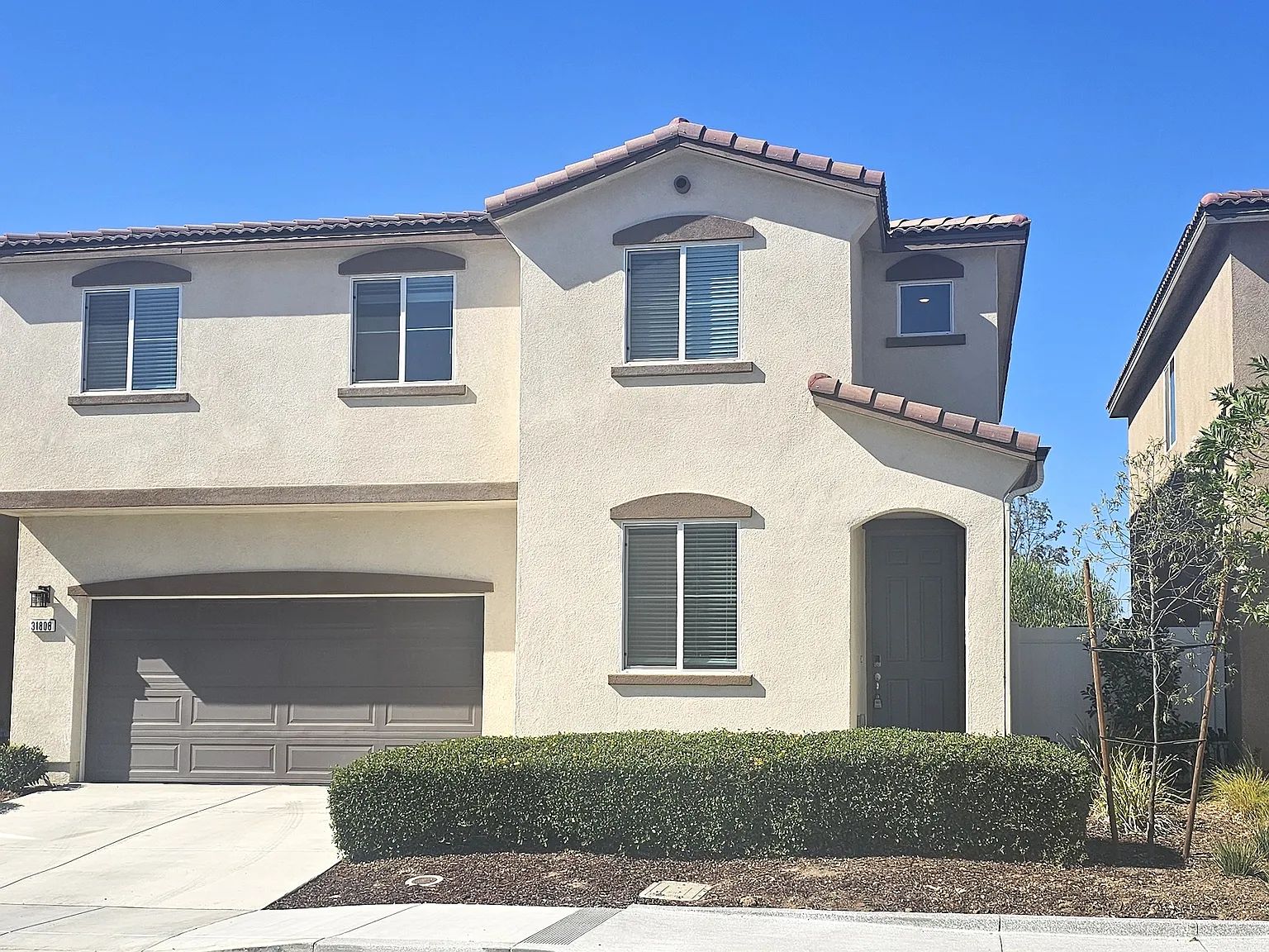 5 bed, 2300 sqft, $3,295 — Photo 1