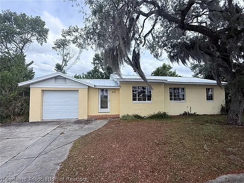 1615 Home Ave Photo 1