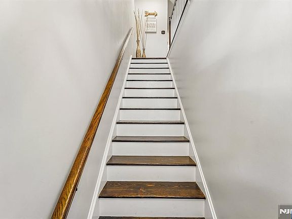 3rd image of 3811 Melville Ct