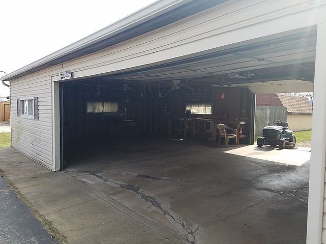 2nd image of 25031 Lorenzo Rd