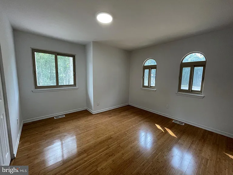 802 Salem Ct — Photo 18
