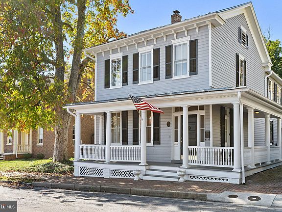 2nd image of 209 N Washington St
