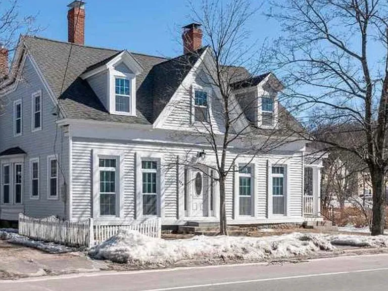 324 Main St #B — Photo 3