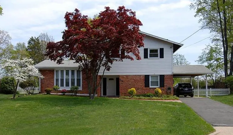 4 bed, 3.0 bath, 1272 sqft, $3,500 — Photo 1