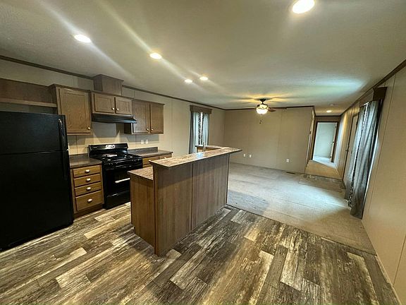 4th image of 70 W Zimmer Dr