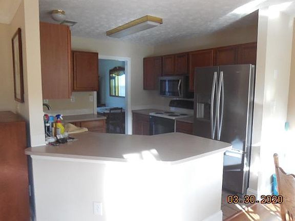 4th image of 405 Sweetbay Ct