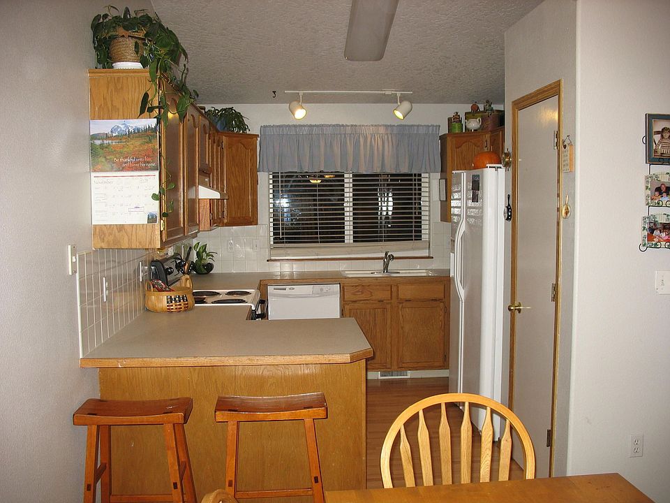 2nd image of 46 S Peppermint Dr