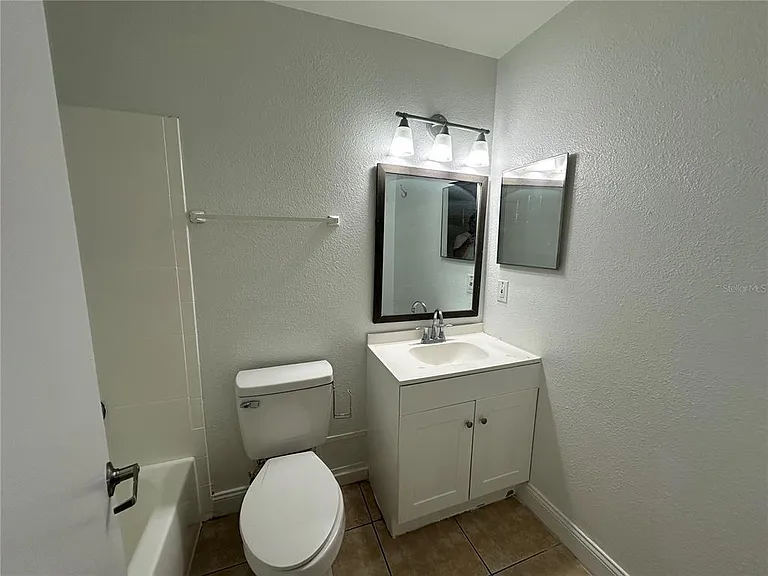1000 Dolphin Dr — Photo 5