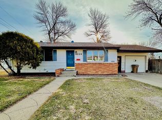 1224 Tuxedo Rd, Minot, ND 58703